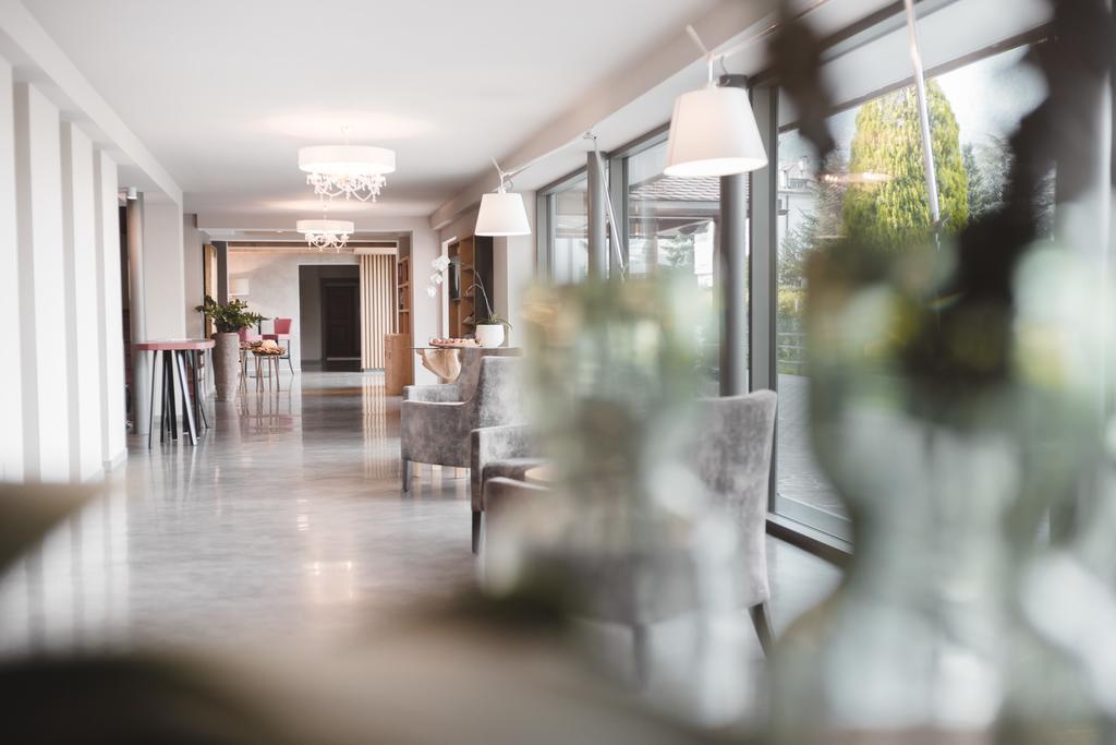 Hotel Tiefenbrunn Gardensuites & Breakfast Lana Exterior photo